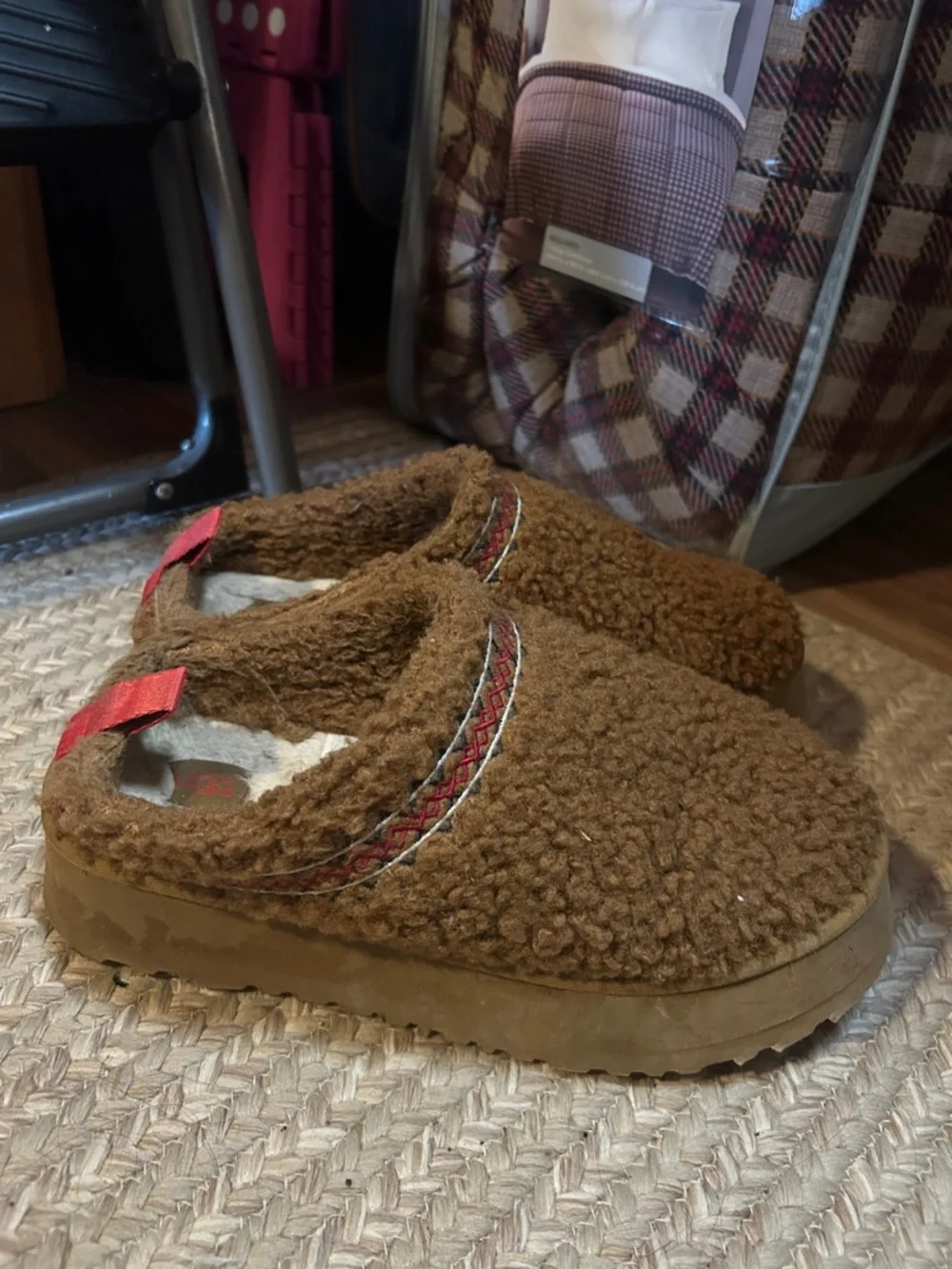 UGG Sherpa Platform Slippers - Picture 3 of 5